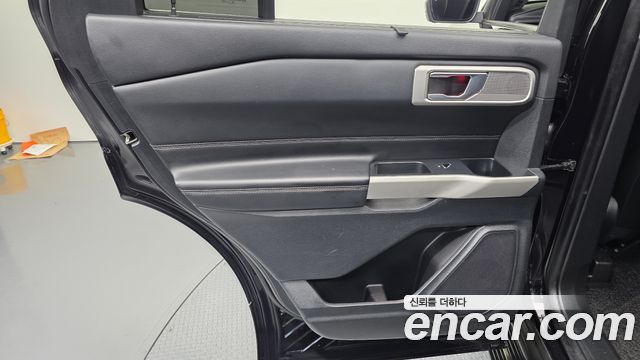 Ford Explorer 2020 — photo 15