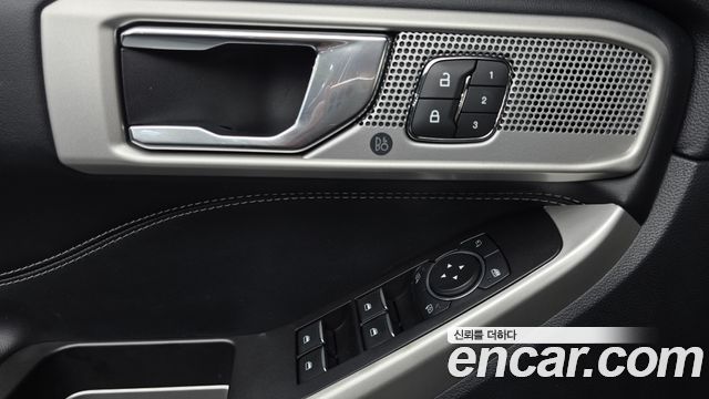 Ford Explorer 2020 — photo 28