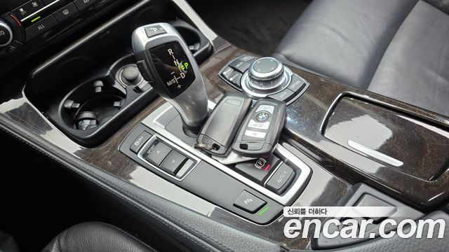 BMW 5-Series 2013 — photo 12