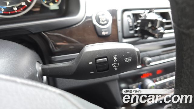 BMW 5-Series 2013 — photo 26