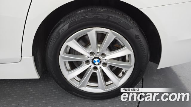 BMW 5-Series 2013 — photo 7