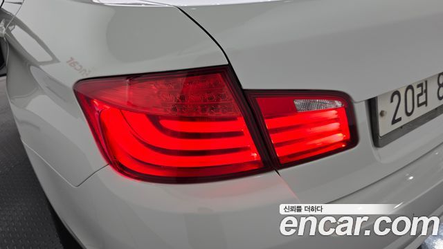 BMW 5-Series 2013 — photo 9