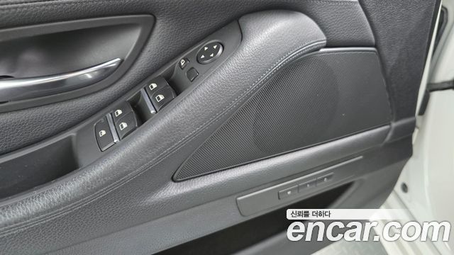 BMW 5-Series 2013 — photo 27