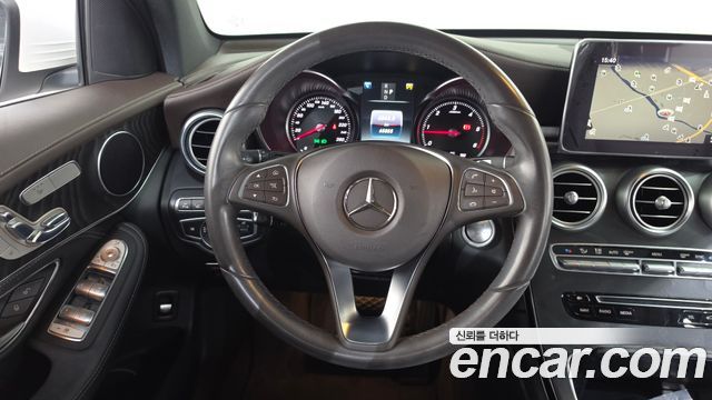 Mercedes-Benz GLC-Class 2017 — photo 13
