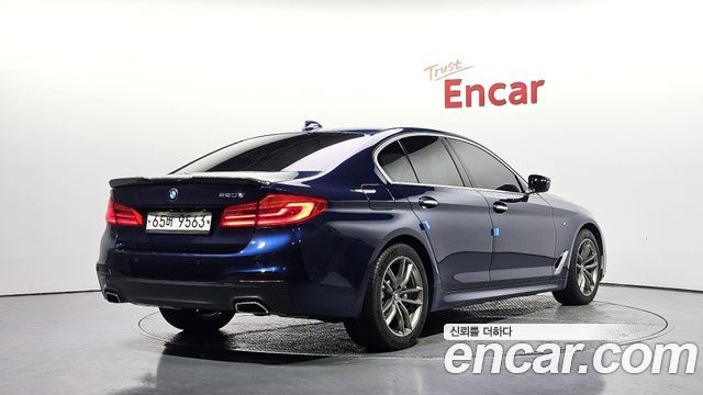 BMW 5-Series 2018 — photo 2