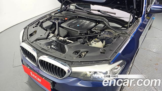 BMW 5-Series 2018 — photo 6