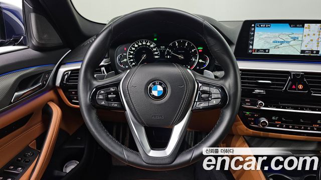 BMW 5-Series 2018 — photo 14