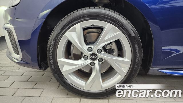 Audi A4 2022 — photo 5