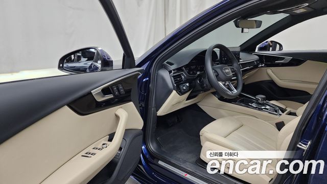 Audi A4 2022 — photo 10