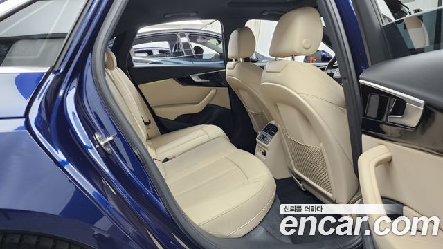 Audi A4 2022 — photo 12