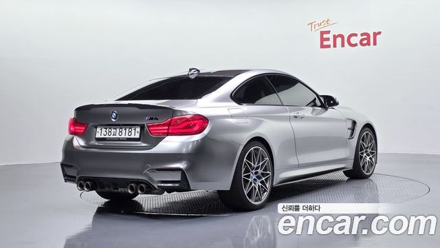 BMW M4 2018 — photo 2