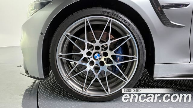 BMW M4 2018 — photo 5