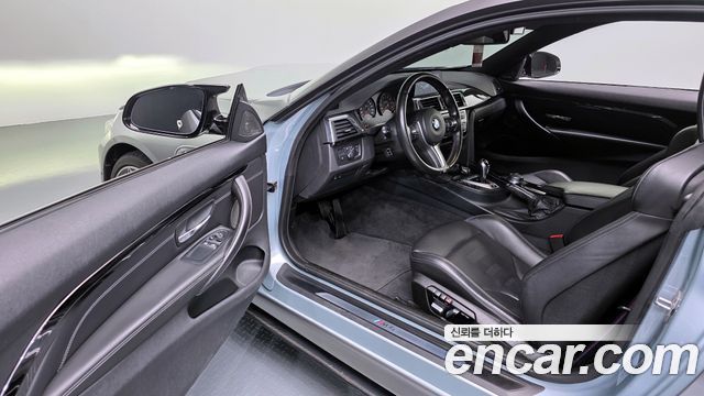 BMW M4 2018 — photo 10