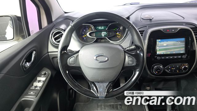 Renault Korea QM3 2015 — photo 12