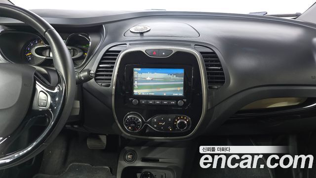Renault Korea QM3 2015 — photo 17