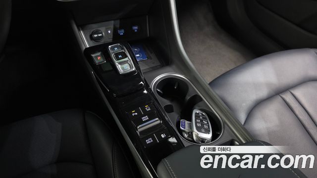 Hyundai Sonata 2022 — photo 9