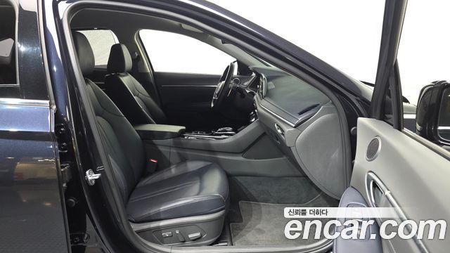 Hyundai Sonata 2022 — photo 11