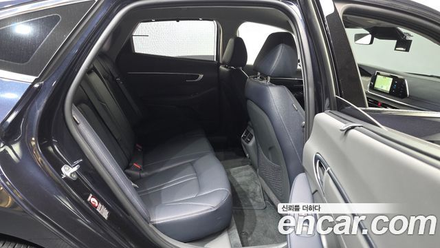 Hyundai Sonata 2022 — photo 12