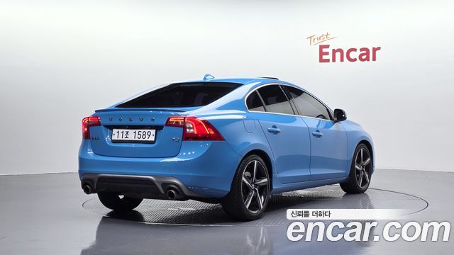 Volvo S60 2015 — photo 2