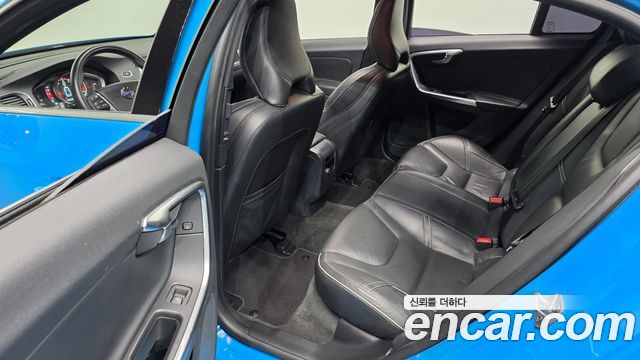Volvo S60 2015 — photo 12