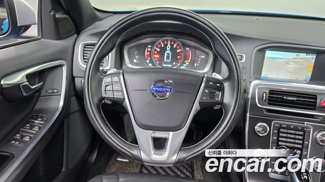 Volvo S60 2015 — photo 13