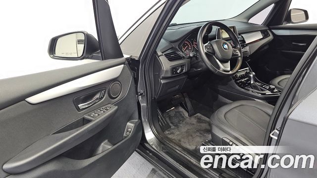 BMW 2-Series 2017 — photo 10