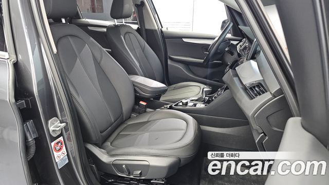 BMW 2-Series 2017 — photo 12