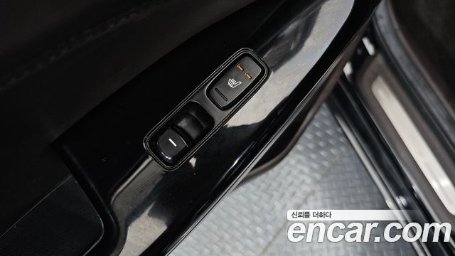 Kia K7 2017 — photo 19