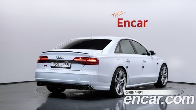 Audi S8 2015 — photo 2