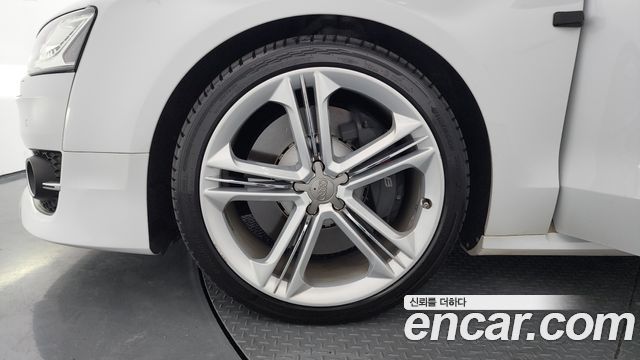 Audi S8 2015 — photo 5