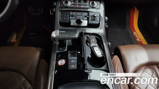 Audi S8 2015 — photo 9