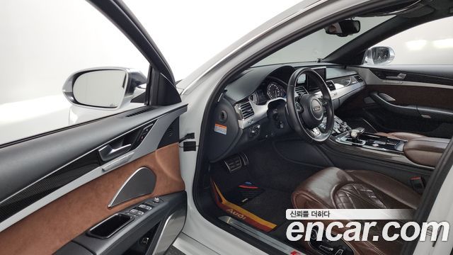 Audi S8 2015 — photo 10