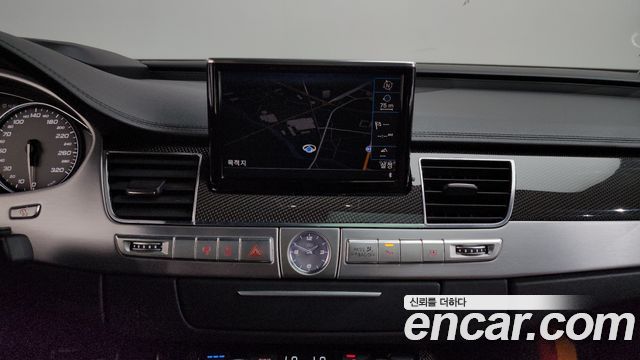 Audi S8 2015 — photo 13