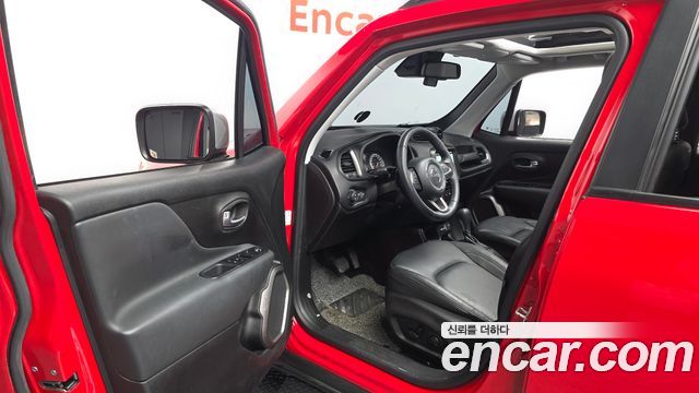 Jeep Renegade 2022 — photo 10
