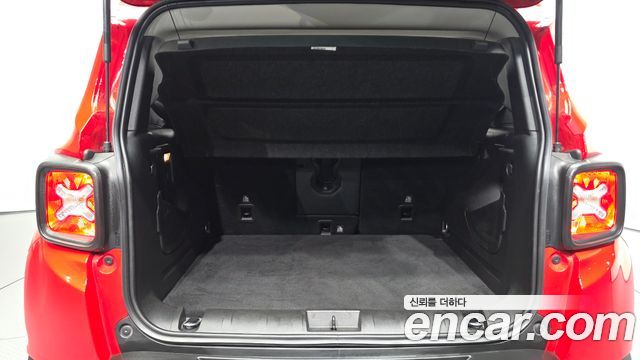 Jeep Renegade 2022 — photo 20