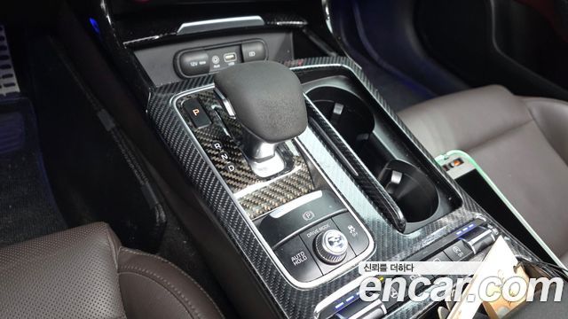 Kia Stinger 2018 — photo 12