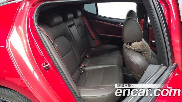 Kia Stinger 2018 — photo 17