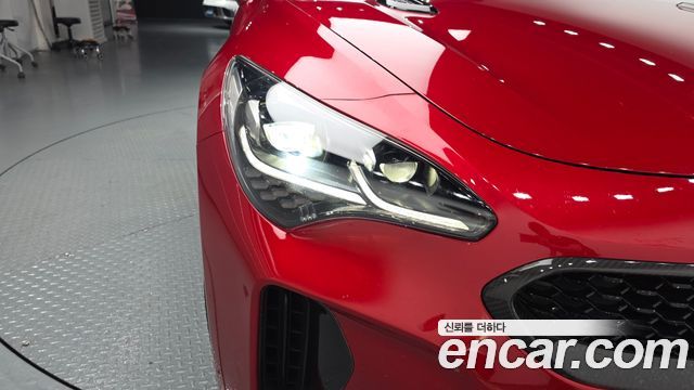 Kia Stinger 2018 — photo 8