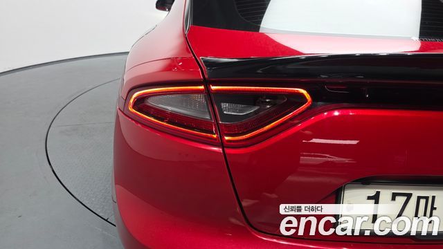 Kia Stinger 2018 — photo 9