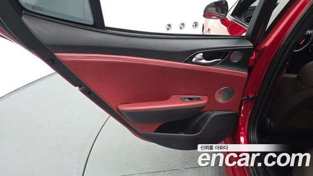 Kia Stinger 2018 — photo 15