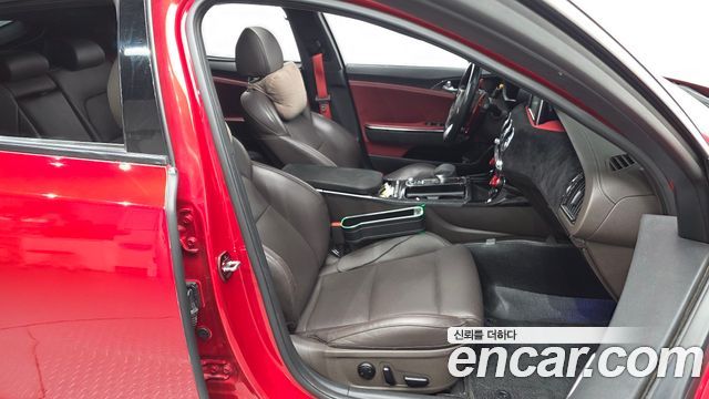 Kia Stinger 2018 — photo 16