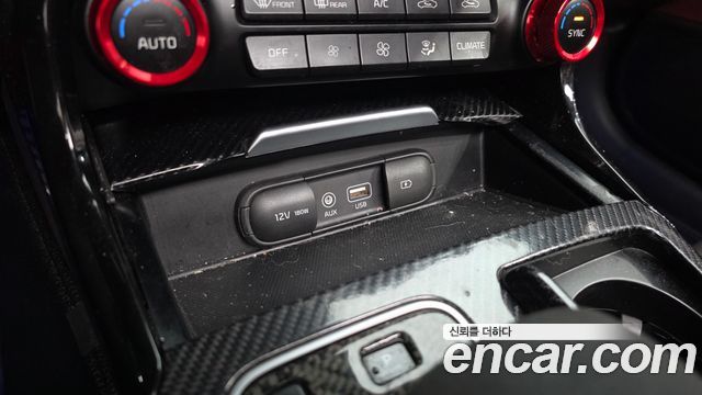 Kia Stinger 2018 — photo 30