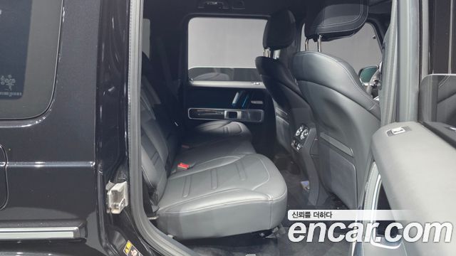 Mercedes-Benz G-Class 2025 — photo 18