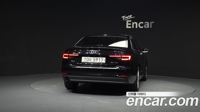 Audi A4 2018 — photo 4