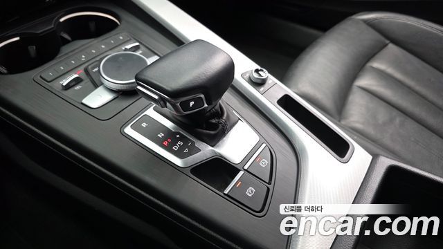 Audi A4 2018 — photo 9