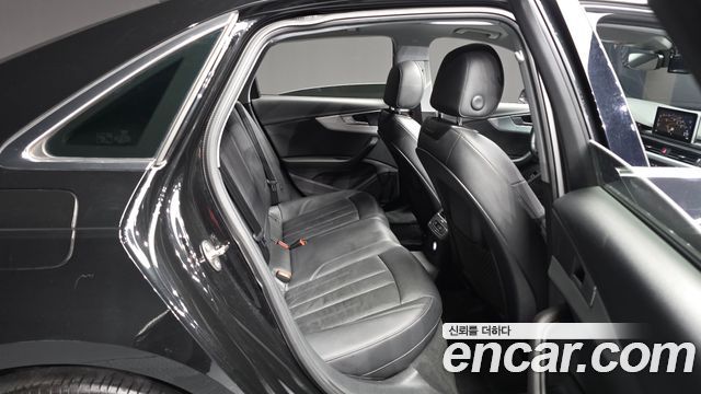 Audi A4 2018 — photo 12