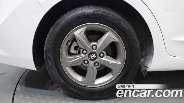 Hyundai AVANTE 2016 — photo 5
