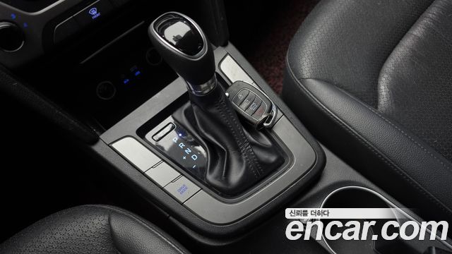 Hyundai AVANTE 2016 — photo 9
