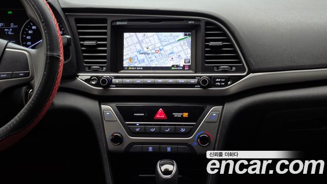 Hyundai AVANTE 2016 — photo 14