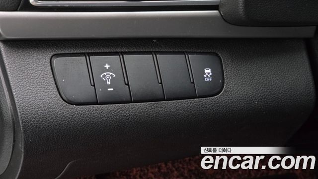 Hyundai AVANTE 2016 — photo 15
